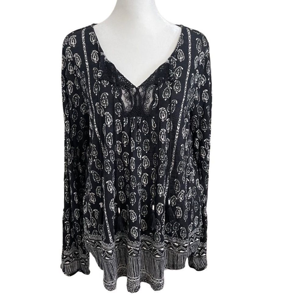Lucky Brand Long Sleeve Top -- Flowy -- Black & White Paisley -- Size Medium